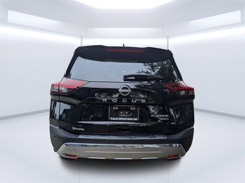 Used 2023 Nissan Rogue Platinum w/ Platinum Premium Package image 4