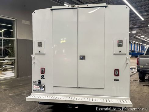 Used 2024 Ford E-350 and Econoline 350 Super Duty w/ Power Windows & Locks Group image 6