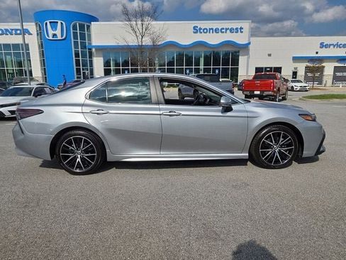 Used 2023 Toyota Camry SE w/ Convenience Package image 9