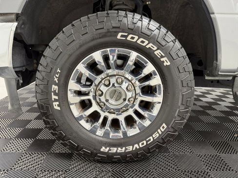 Used 2022 Ford F250 XLT w/ XLT Premium Package image 10