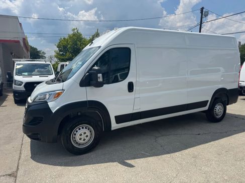Used 2026 RAM ProMaster 2500 w/ Convenience Group FWD image 9