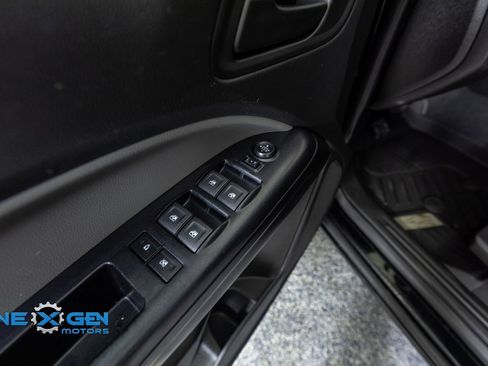 Used 2020 Chevrolet Colorado W/T w/ WT Convenience Package RWD image 12
