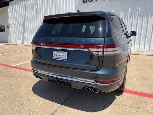 Used 2022 Lincoln Aviator Black Label w/ Class IV Trailer Tow Package AWD/4WD image 6