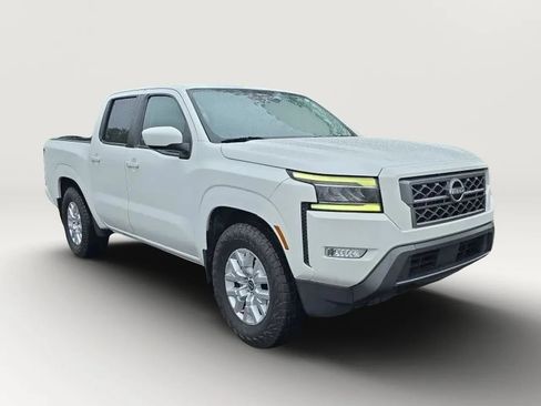 Used 2022 Nissan Frontier SV w/ SV Premium Package RWD image 3