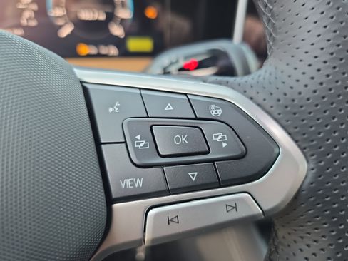 New 2026 Volkswagen Tiguan SEL R-Line image 18