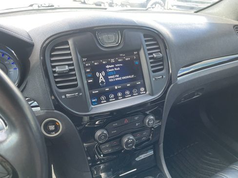 Used 2019 Chrysler 300 S image 19