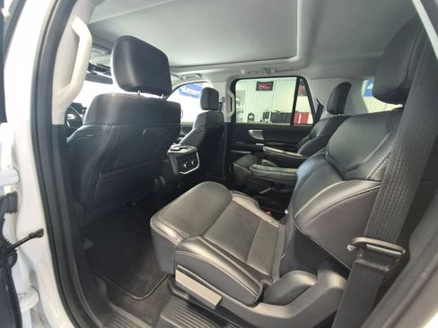 Used 2025 Ford Expedition Max Platinum AWD/4WD image 14