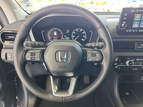 Used 2025 Honda Pilot EX-L image 11