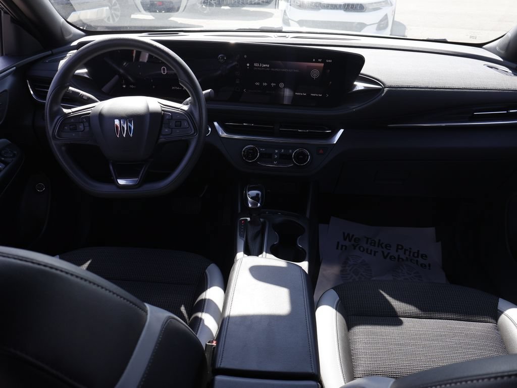 Used 2024 Buick Envista Preferred w/ Convenience II Package FWD image 16