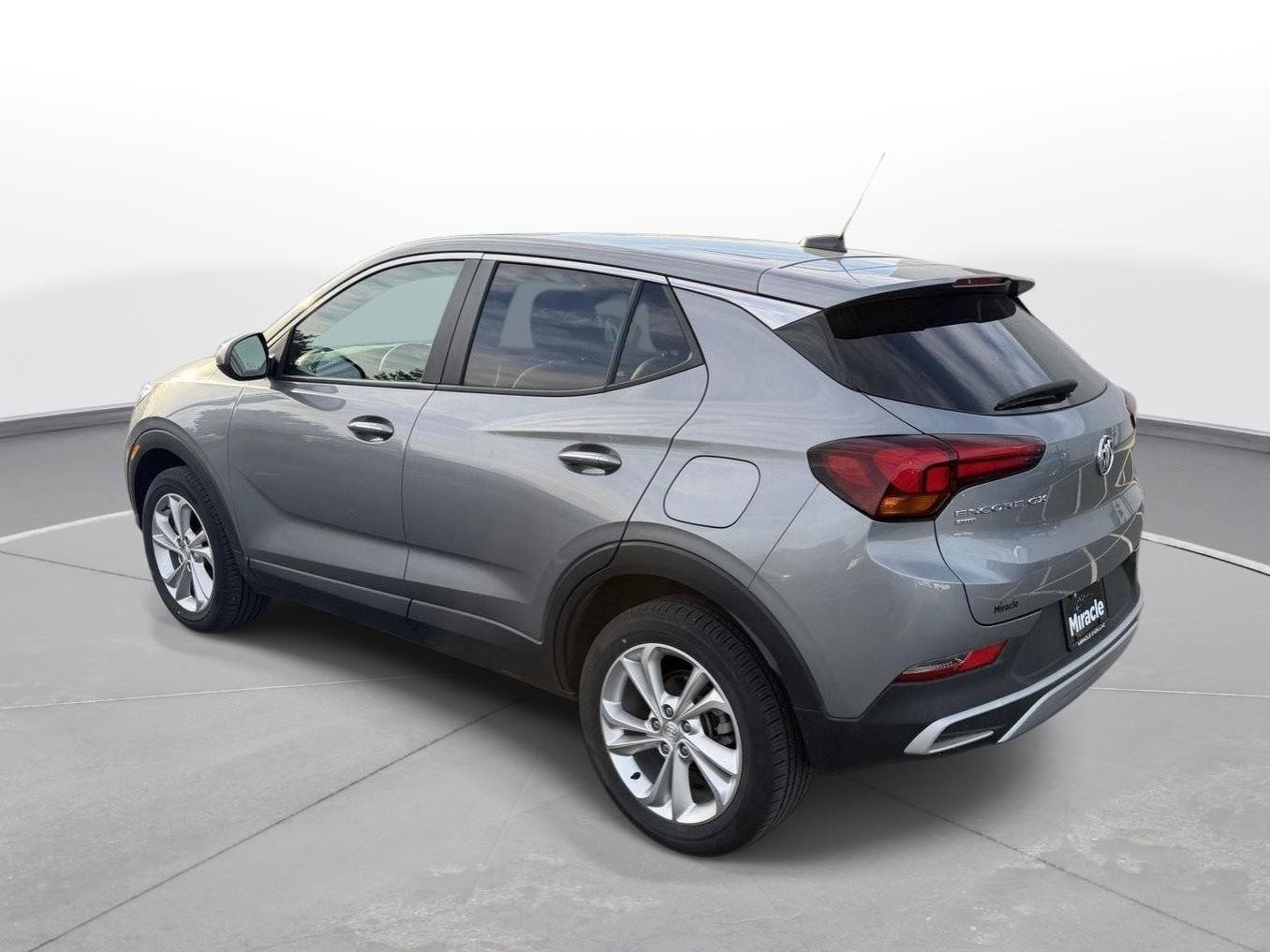Used 2023 Buick Encore GX Preferred w/ Cold Weather Comfort Package AWD/4WD image 2
