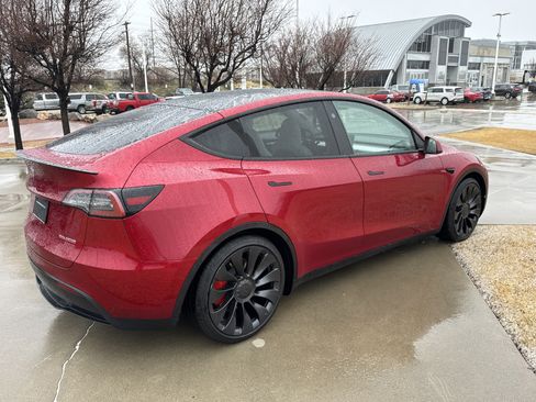 Used 2024 Tesla Model Y Performance image 5