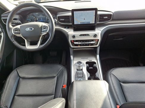 Used 2021 Ford Explorer XLT w/ Equipment Group 202A image 15