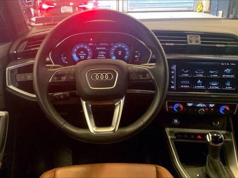 Certified 2024 Audi Q3 2.0T Premium image 5