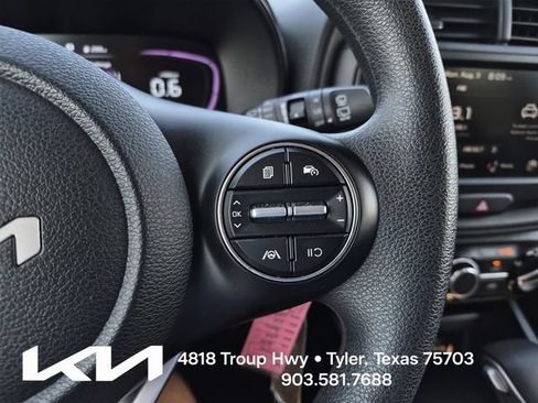 Certified 2025 Kia Soul LX w/ LX Technology Package FWD image 26