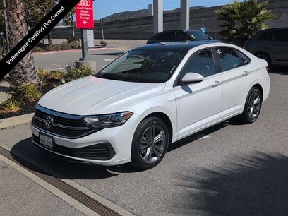 Used 2023 Volkswagen Jetta SE w/ Panoramic Sunroof Package