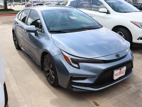 Certified 2026 Toyota Corolla SE FWD image 2