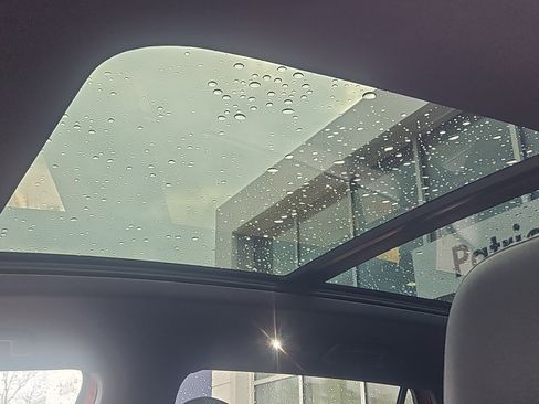 Certified 2020 Volkswagen Atlas Cross Sport SE w/ Panoramic Sunroof Package image 9