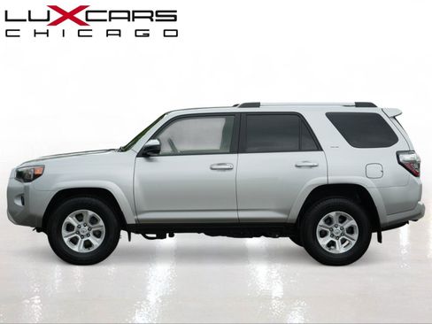 Used 2024 Toyota 4Runner SR5 RWD image 4
