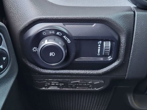 Used 2025 Jeep Wrangler Unlimited Sport AWD/4WD image 12