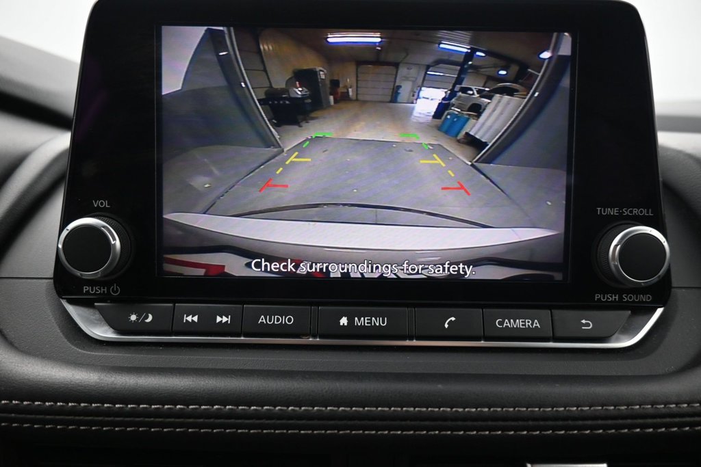 Used 2025 Nissan Rogue SV AWD/4WD image 13
