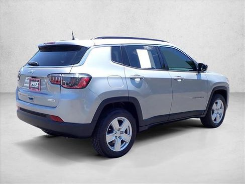 Used 2022 Jeep Compass Latitude w/ Convenience Group AWD/4WD image 4