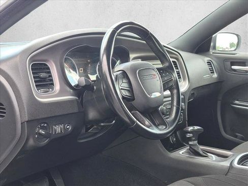 Used 2022 Dodge Charger SXT RWD image 6