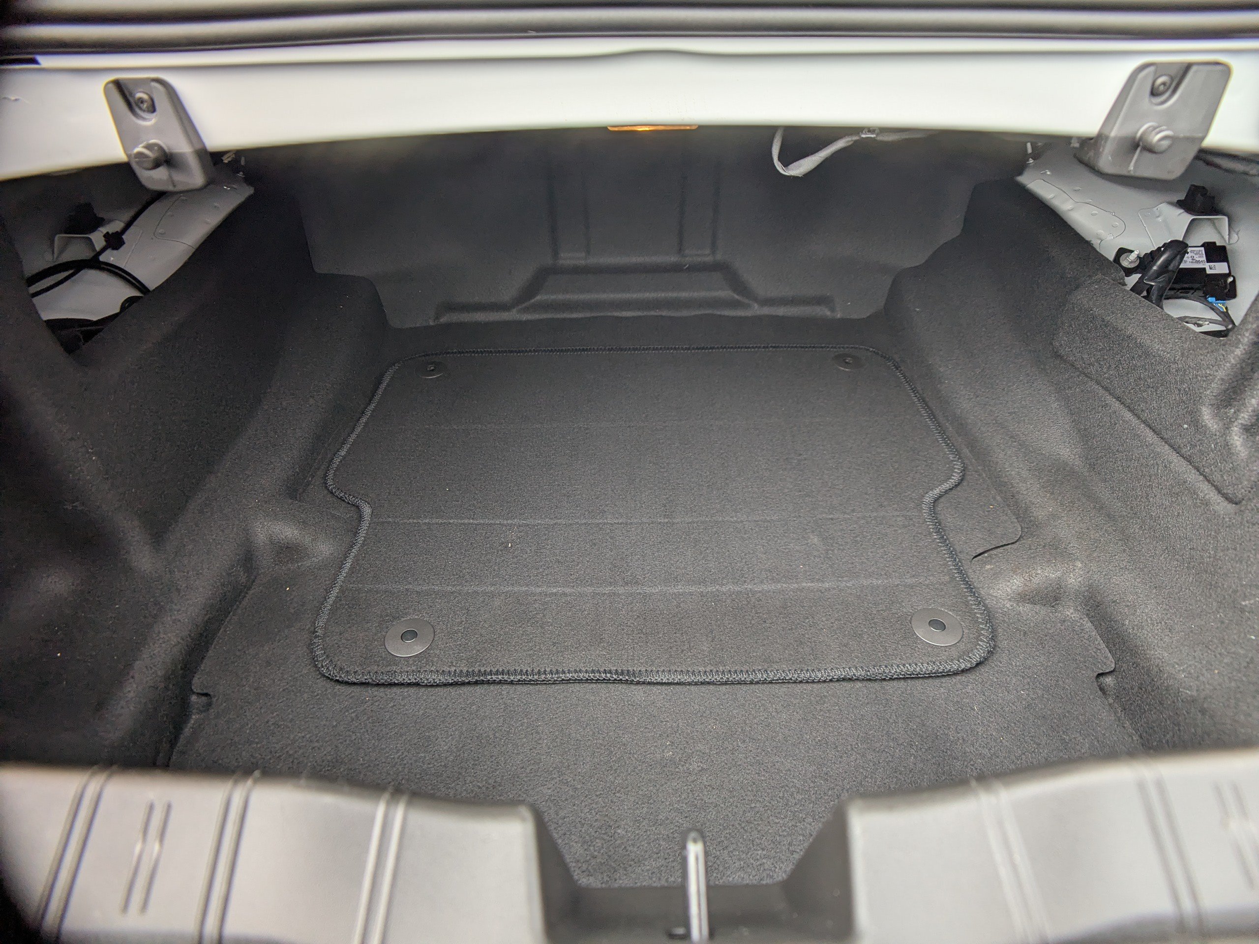Used 2024 Chevrolet Camaro LT RWD image 9