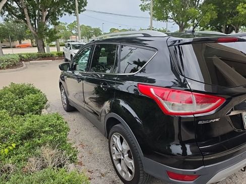 Used 2016 Ford Escape Titanium w/ Equipment Group 301A AWD/4WD image 8