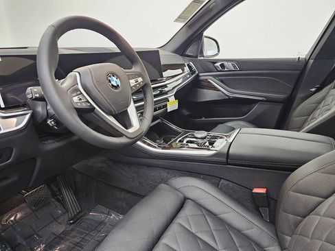 New 2026 BMW X5 xDrive40i w/ Climate Comfort Package image 2