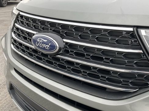 Used 2020 Ford Explorer XLT w/ Equipment Group 202A image 25