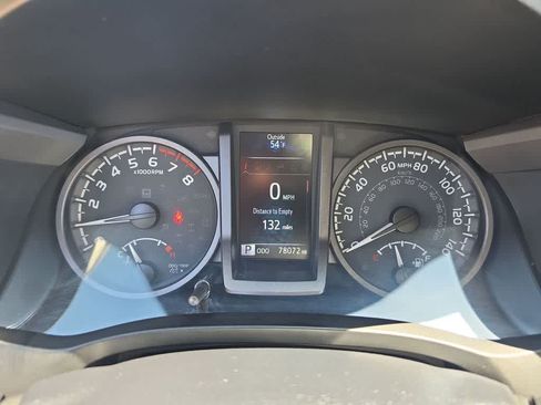 Used 2021 Toyota Tacoma TRD Off-Road w/ TRD Premium Off Road Package AWD/4WD image 15