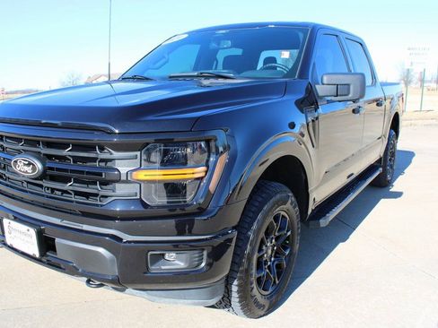 Used 2024 Ford F150 XLT w/ XLT Black Appearance Package image 17