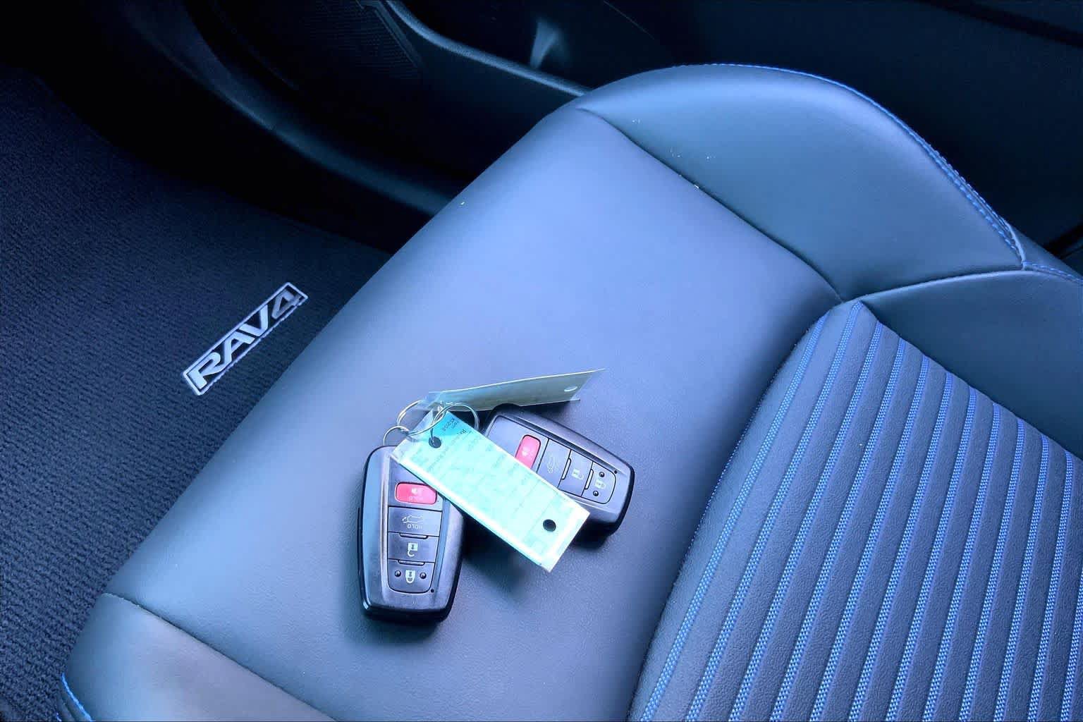 Used 2020 Toyota RAV4 XSE AWD/4WD image 15