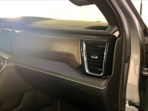 Certified 2025 GMC Sierra 2500 Denali Ultimate w/ Max Trailering Package AWD/4WD image 18