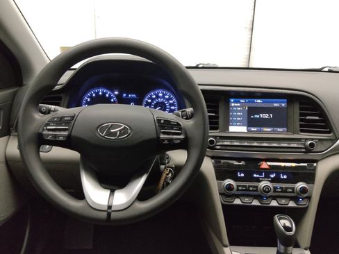 Used 2020 Hyundai Elantra SEL FWD image 22