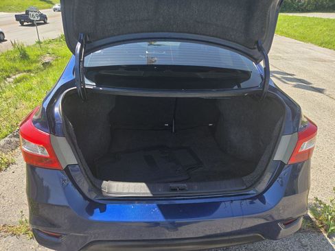 Used 2019 Nissan Sentra SR FWD image 7