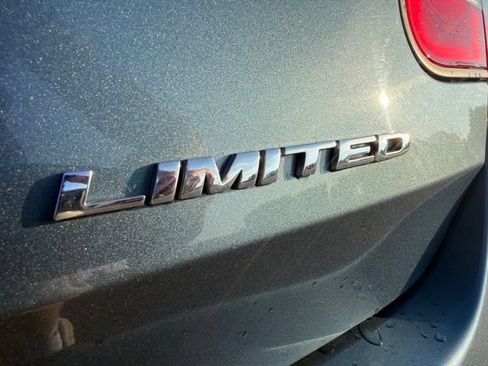 Used 2010 Ford Taurus Limited FWD image 9