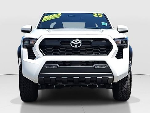 Certified 2025 Toyota Tacoma TRD Off-Road AWD/4WD image 2