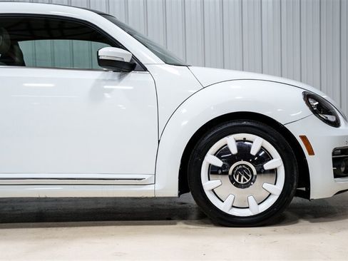 Used 2019 Volkswagen Beetle 2.0T Final Edition SEL FWD image 17
