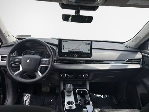 Used 2025 Mitsubishi Outlander ES AWD/4WD image 22