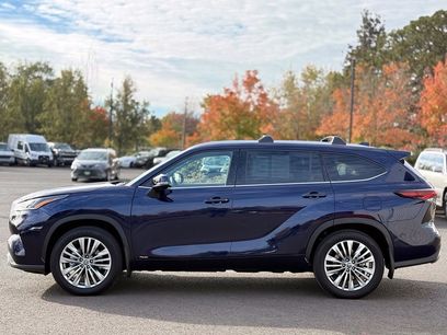 Used 2025 Toyota Highlander Platinum