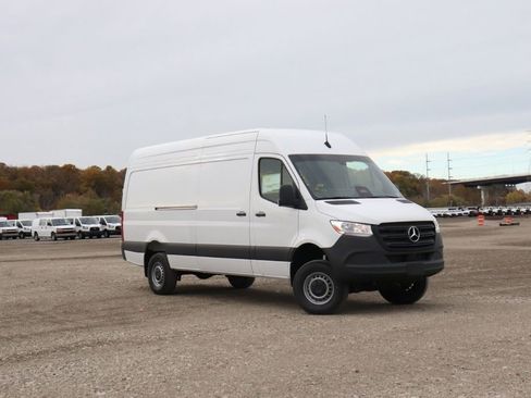 Used 2025 Mercedes-Benz Sprinter 2500 image 50