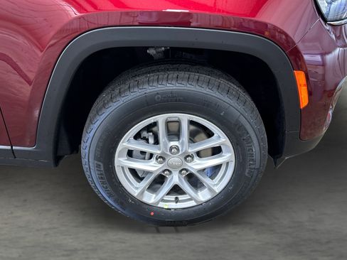 New 2026 Jeep Grand Cherokee Laredo AWD/4WD image 22