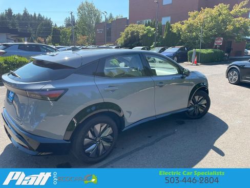 Used 2023 Nissan Ariya AWD image 9