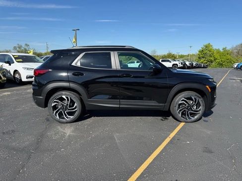 New 2026 Chevrolet TrailBlazer RS w/ Convenience Package AWD/4WD image 2