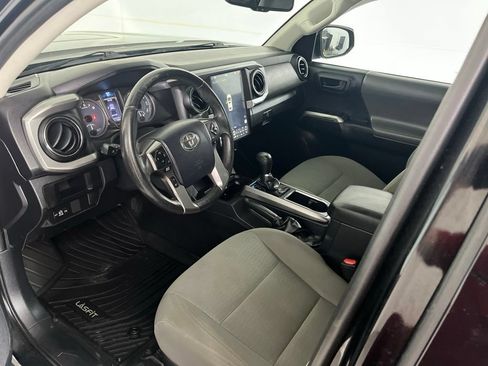 Used 2017 Toyota Tacoma SR5 w/ Tow Package AWD/4WD image 25