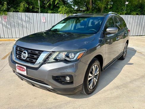 Used 2018 Nissan Pathfinder SV FWD image 1