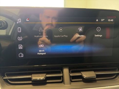 New 2026 Chevrolet Trax RS w/ Sunroof Package image 17