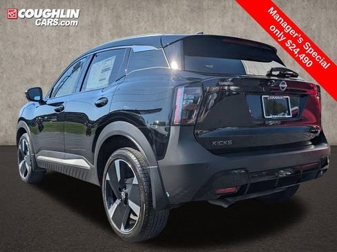 Certified 2025 Nissan Kicks SR image 6