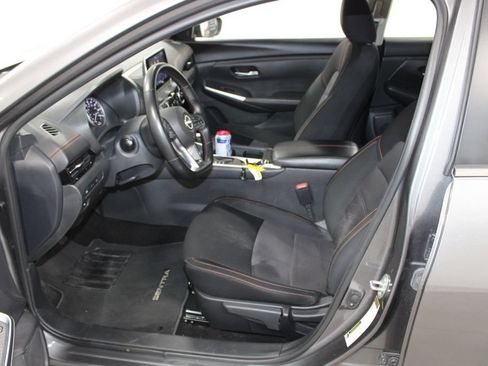 Used 2025 Nissan Sentra SR FWD image 16